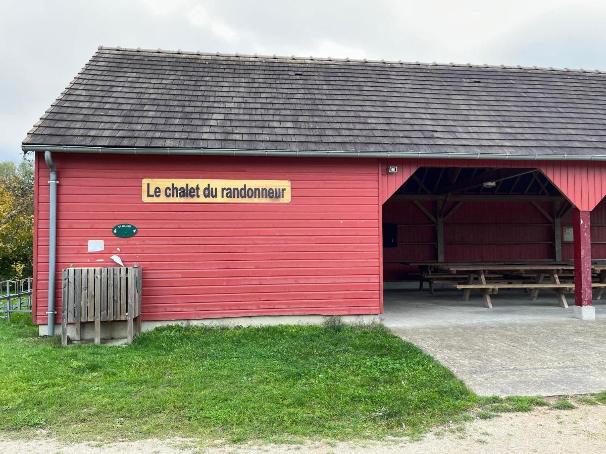 Les Maisonnettes Du Lac - Base De Loisirs Lavare Kültér fotó